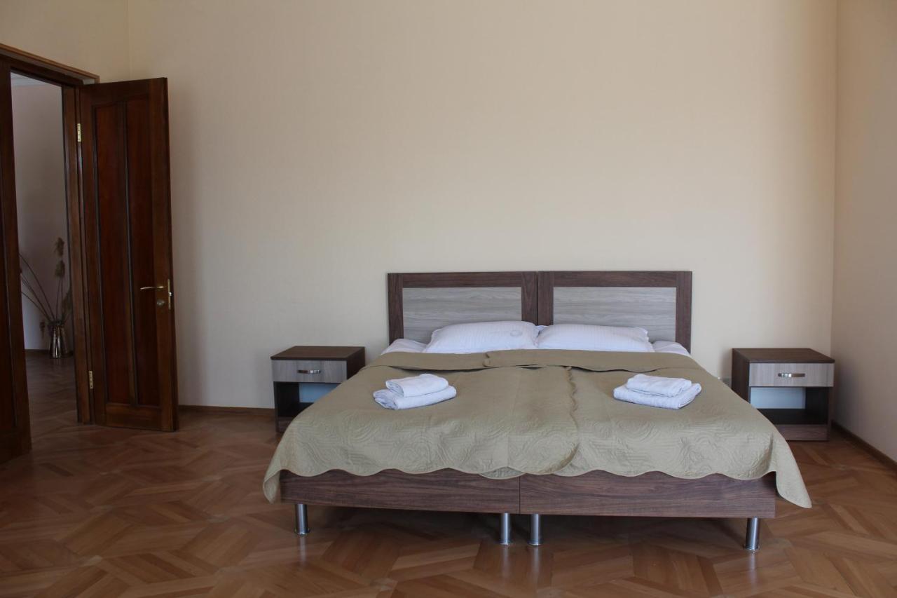 Big House Hotel Tbilisi Eksteriør billede